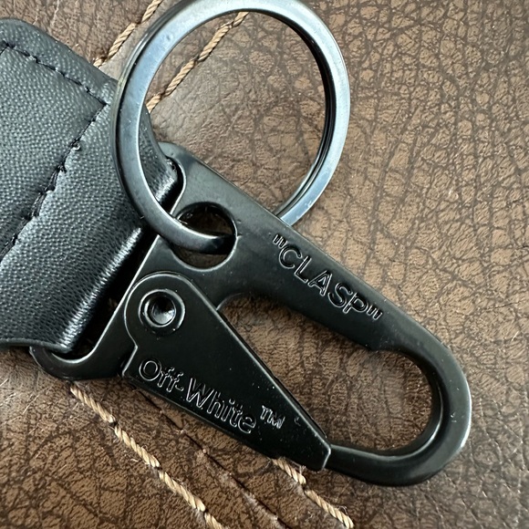 OFF-WHITE Industrial Keychain - Picture 5 of 6